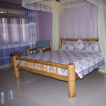 Baker'S Fort Hotel Gulu Екстериор снимка