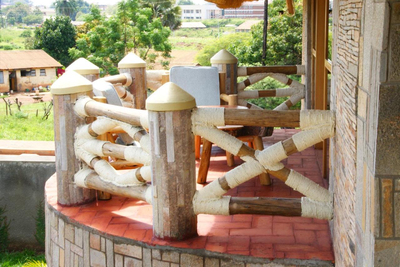Baker'S Fort Hotel Gulu Екстериор снимка