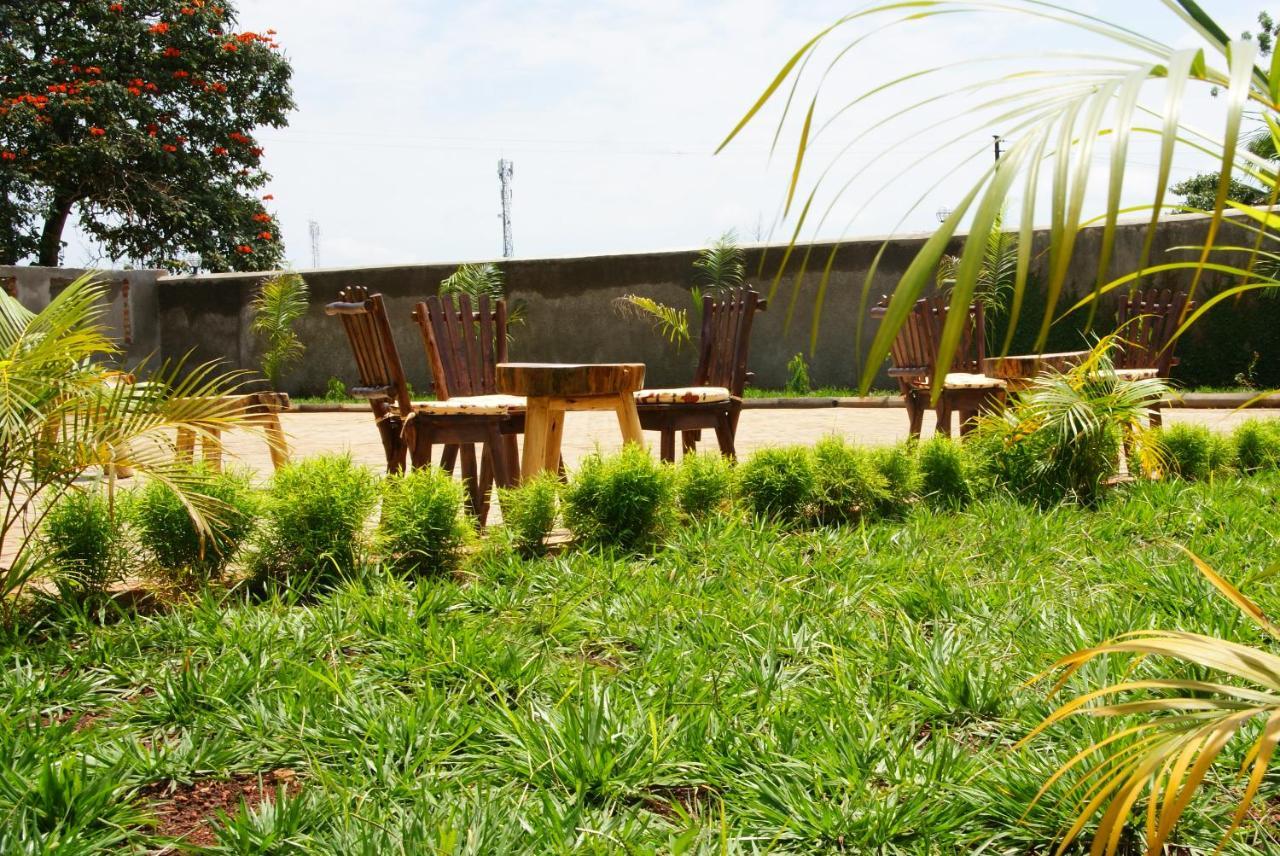 Baker'S Fort Hotel Gulu Екстериор снимка