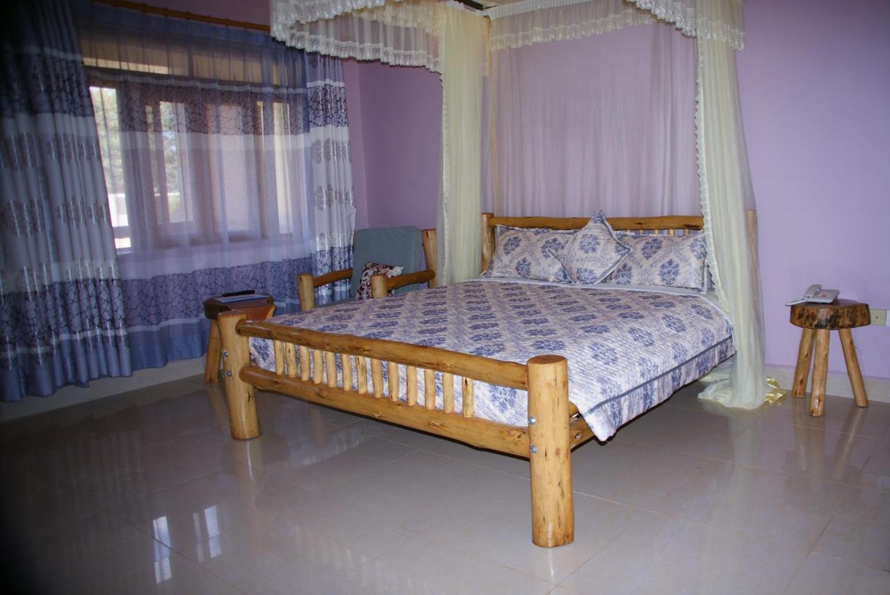 Baker'S Fort Hotel Gulu Екстериор снимка