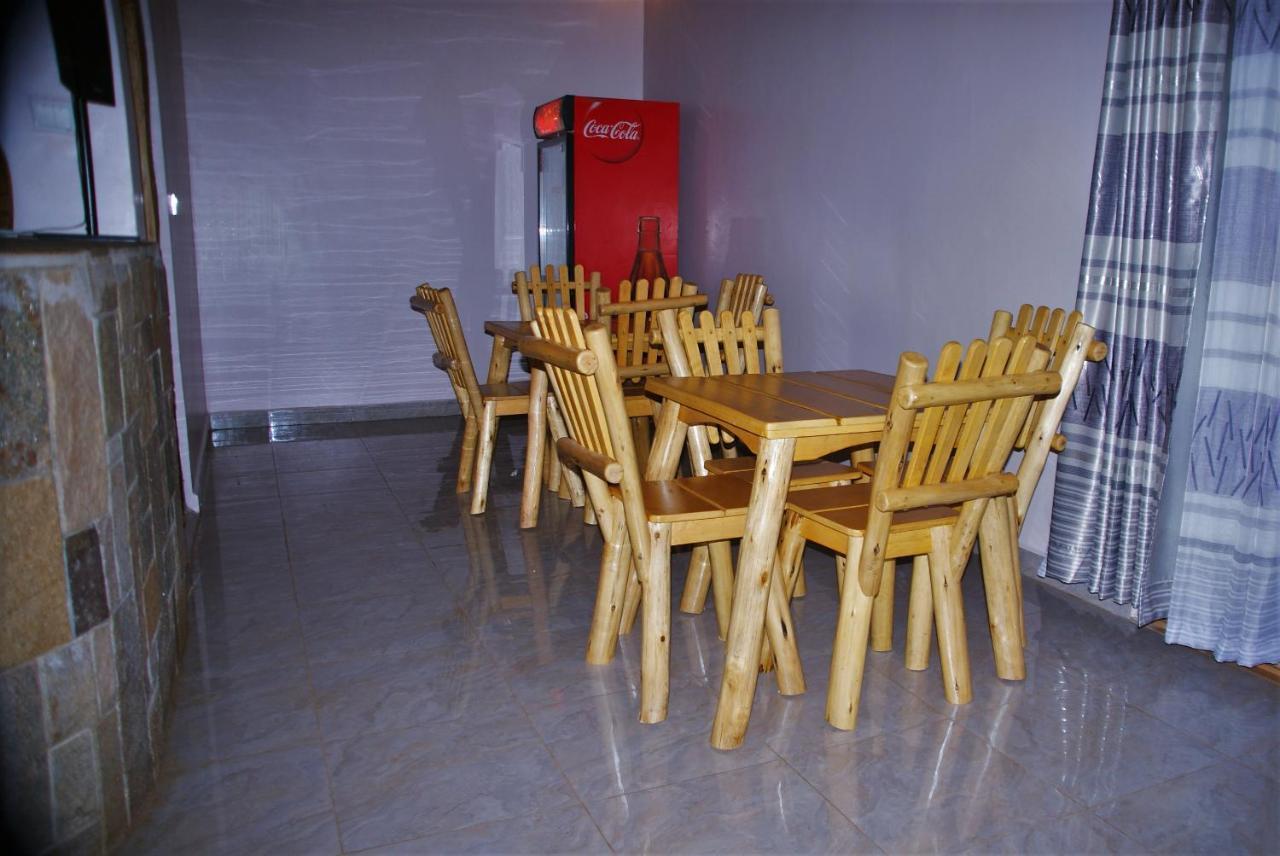 Baker'S Fort Hotel Gulu Екстериор снимка