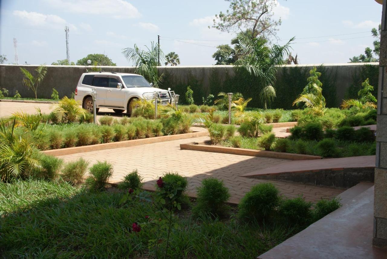 Baker'S Fort Hotel Gulu Екстериор снимка
